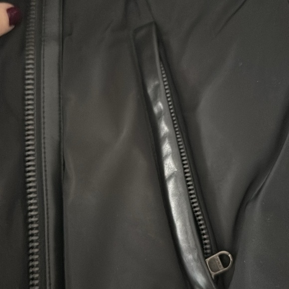 Worn twice black Mackage w gorgeous fur collar - Picture 4 of 6